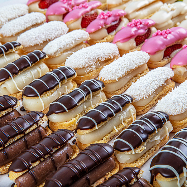 Ekler,Pasta,Turkish,Delicious,Ekler,Pasta,With,Plate.